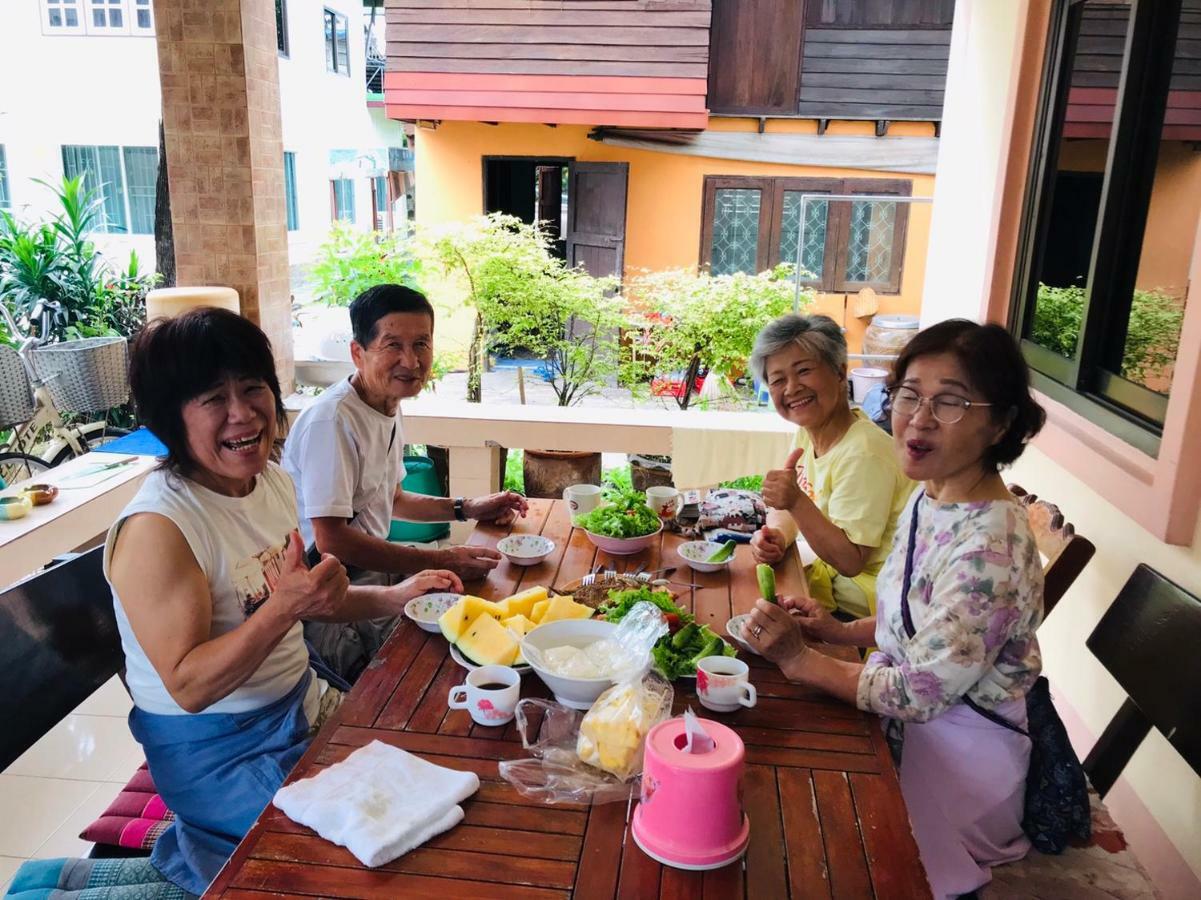 Benya Guest House Phimai Exterior foto